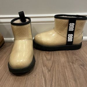 UGG girls winter boot waterproof ❄️ 🥶